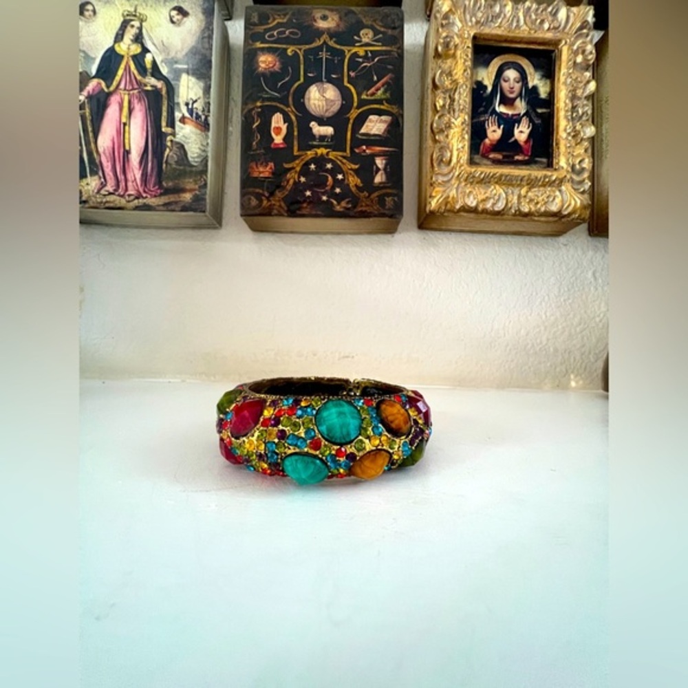 Jeweled‎ Hinged Cuff